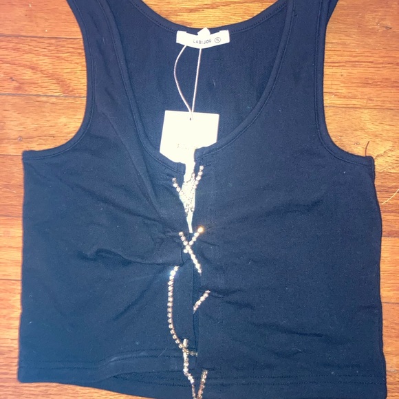 Set of 3 classy crop tops! - Picture 3 of 5